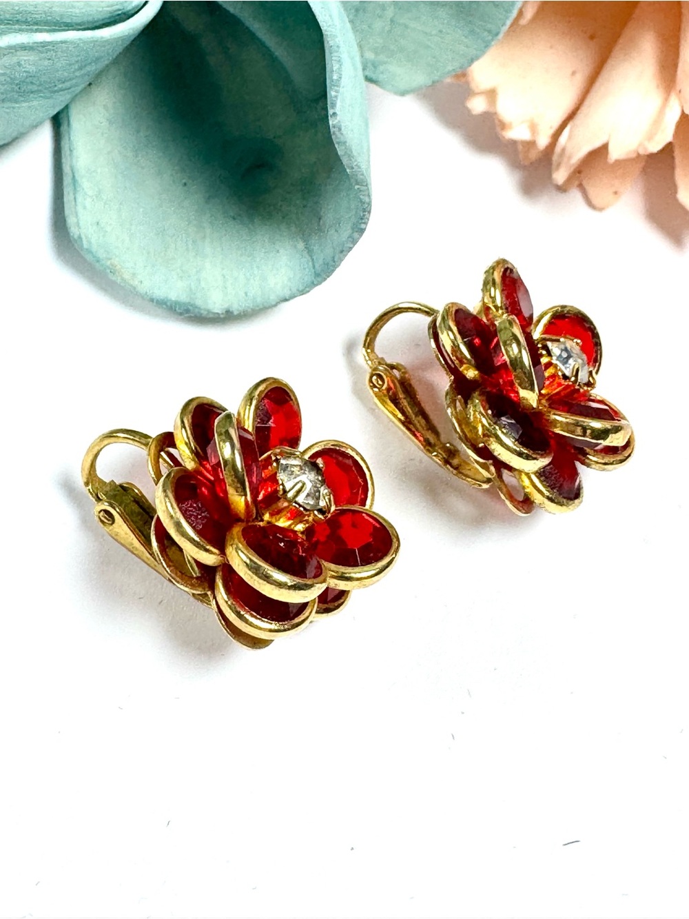 Avon Red Crystal Flower Petals Rhinestone Earrings Vintage Clip Gold Tone